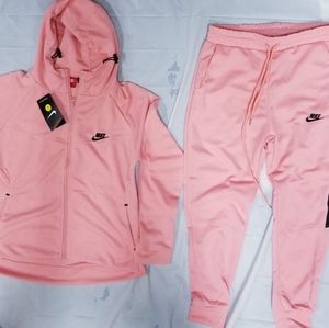 Nike sweatsuit
